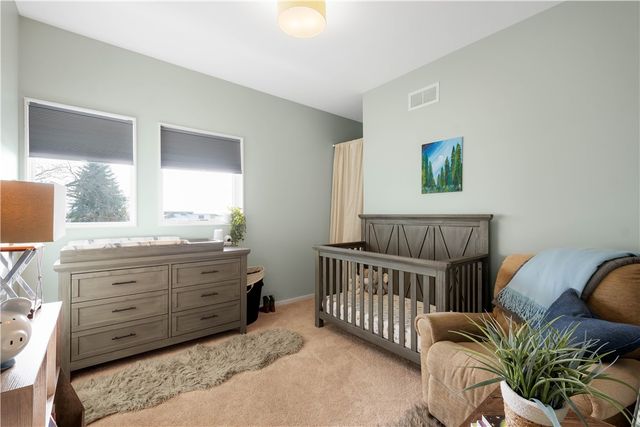 15 Bailey Park Ln, Mt Washington, PA 15210