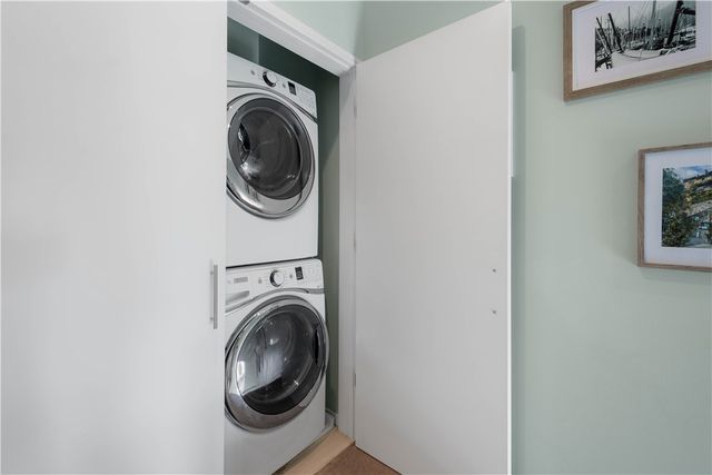 15 Bailey Park Ln, Mt Washington, PA 15210