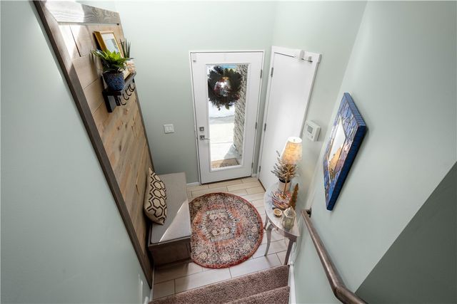 15 Bailey Park Ln, Mt Washington, PA 15210