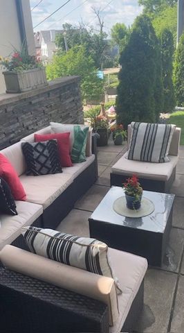 15 Bailey Park Ln, Mt Washington, PA 15210