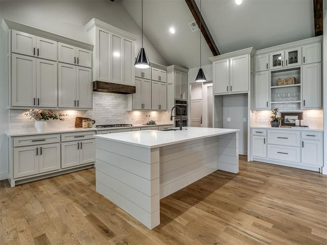 4301 Hunter Glen Drive, Oklahoma City, OK 73179
