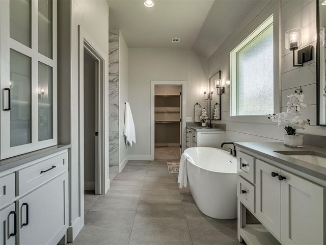 4301 Hunter Glen Drive, Oklahoma City, OK 73179