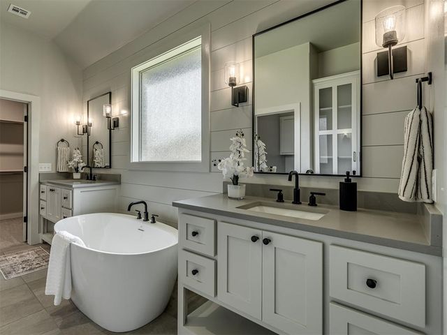 4301 Hunter Glen Drive, Oklahoma City, OK 73179
