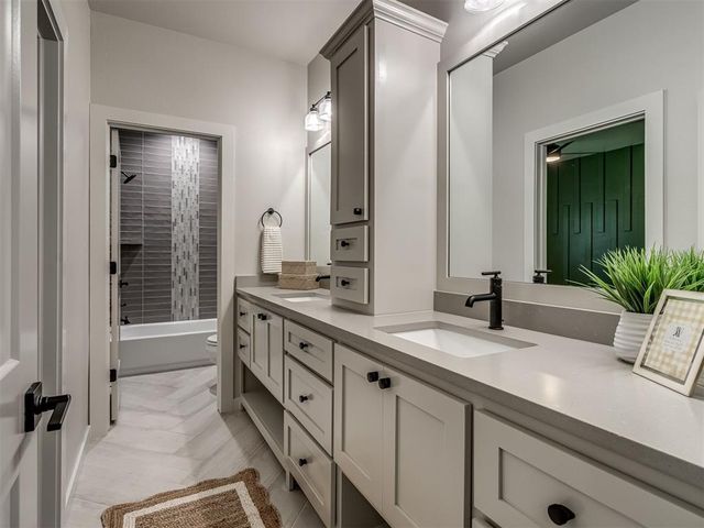 4301 Hunter Glen Drive, Oklahoma City, OK 73179