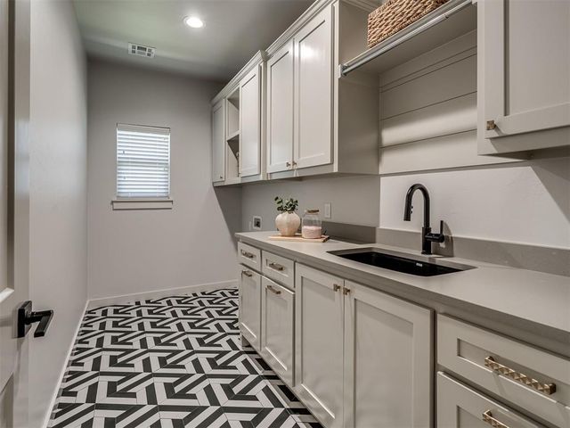 4301 Hunter Glen Drive, Oklahoma City, OK 73179