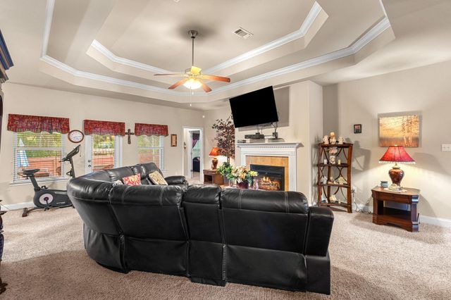 63 N Founders Way, Hattiesburg, MS 39401