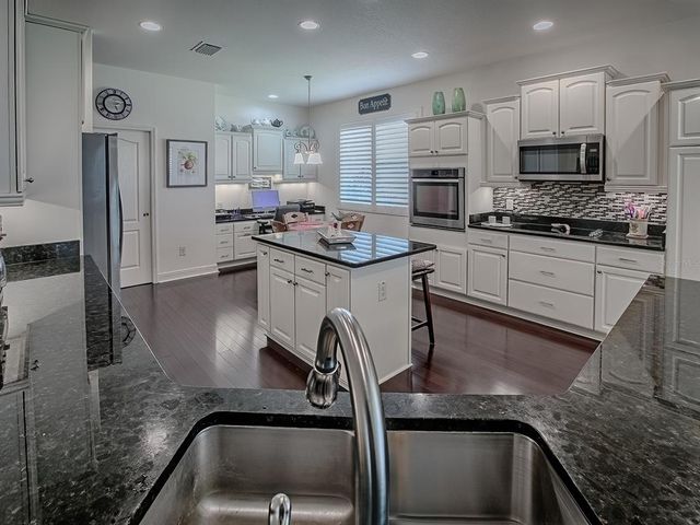 1454 NEUPORT PATH, The Villages, FL 32163