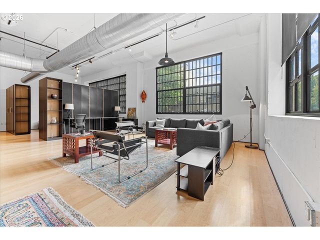 1400 Nw IRVING St 114, Portland, OR 97209