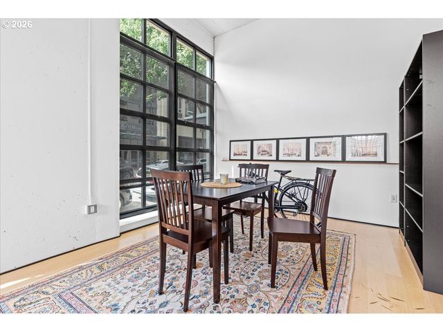 1400 Nw IRVING St 114, Portland, OR 97209