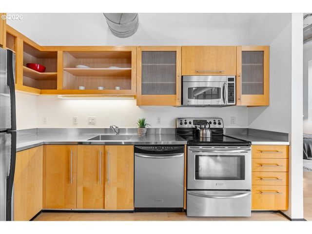 1400 Nw IRVING St 114, Portland, OR 97209