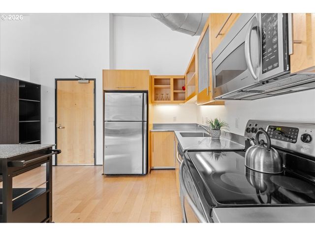 1400 Nw IRVING St 114, Portland, OR 97209