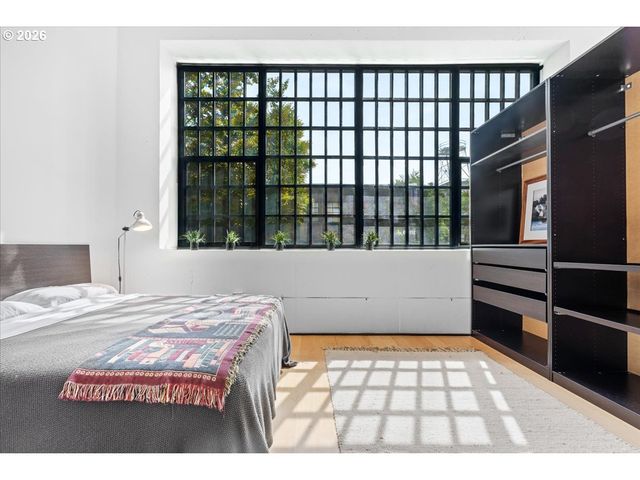 1400 Nw IRVING St 114, Portland, OR 97209