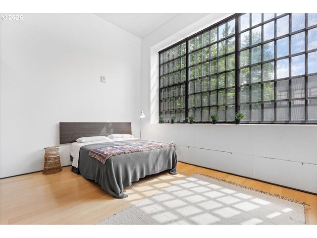 1400 Nw IRVING St 114, Portland, OR 97209