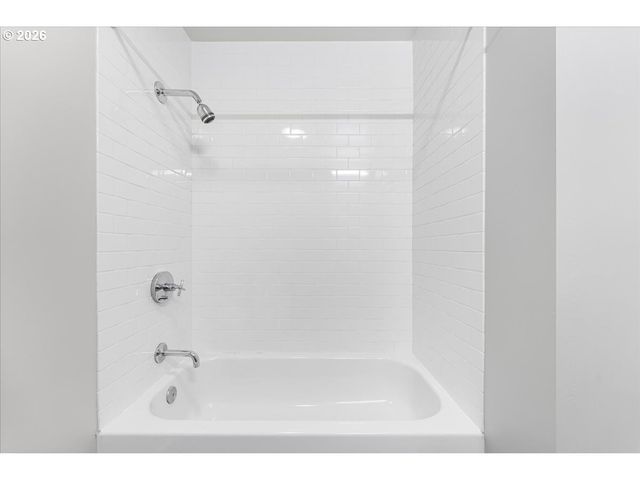 1400 Nw IRVING St 114, Portland, OR 97209