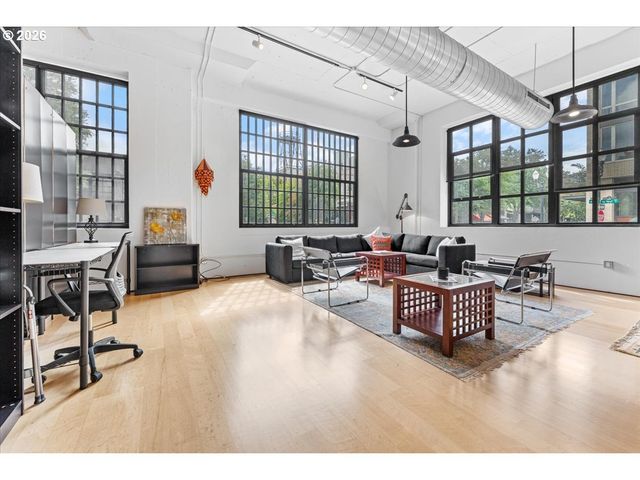 1400 Nw IRVING St 114, Portland, OR 97209