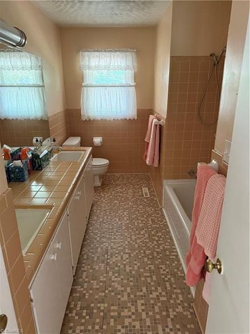 3908 Beverly Hills Drive, High Point, NC 27265