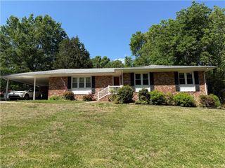 3908 Beverly Hills Drive, High Point, NC 27265