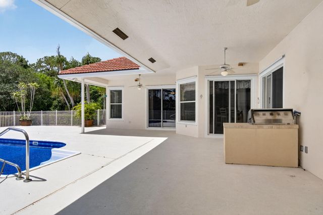 9774 Saddle Court, Lake Worth, FL 33467