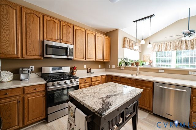 17312 Tiswood Dr, Beaverdam, VA 23015