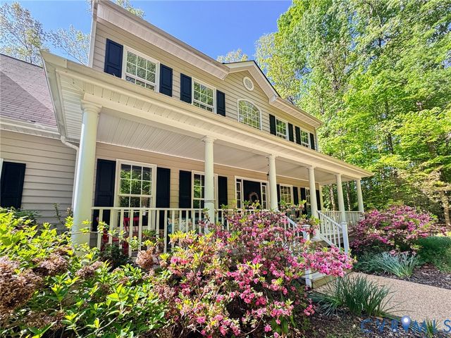 17312 Tiswood Dr, Beaverdam, VA 23015