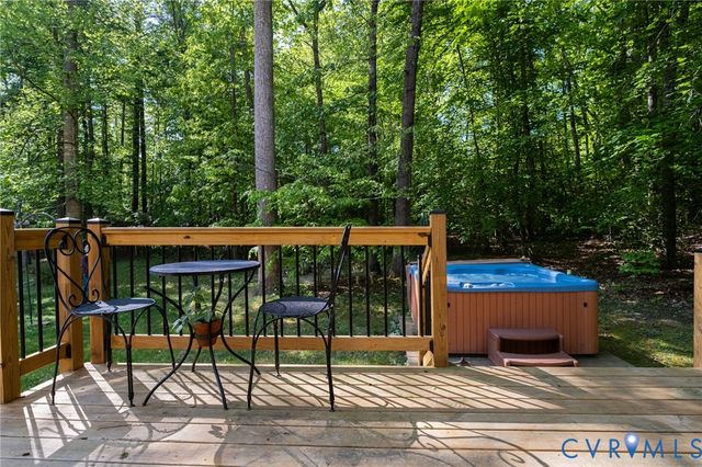 17312 Tiswood Dr, Beaverdam, VA 23015