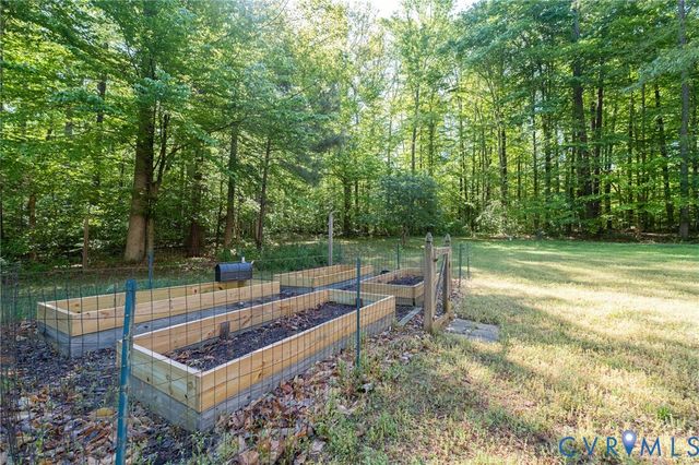 17312 Tiswood Dr, Beaverdam, VA 23015