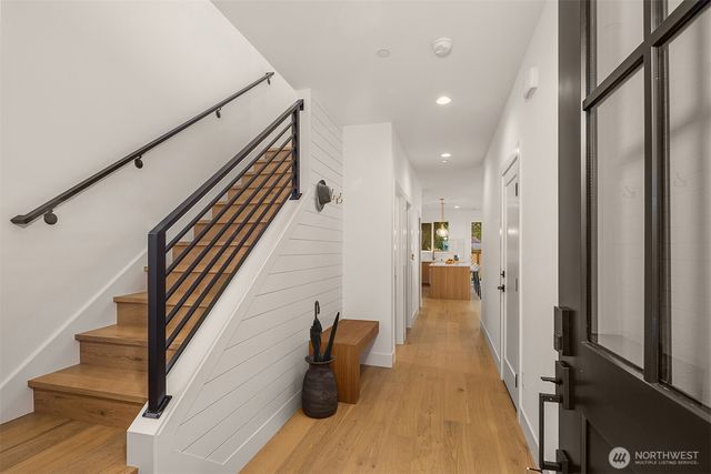 13728 NE 101st Street, Kirkland, WA 98033