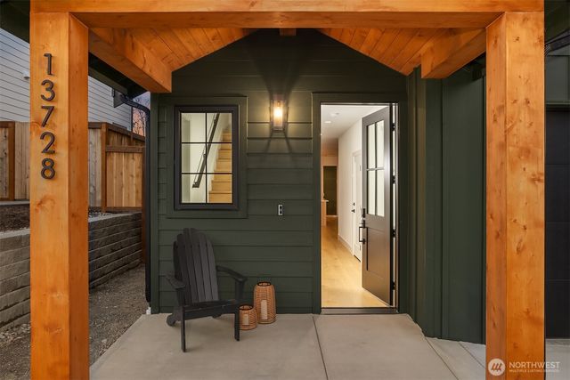 13728 NE 101st Street, Kirkland, WA 98033