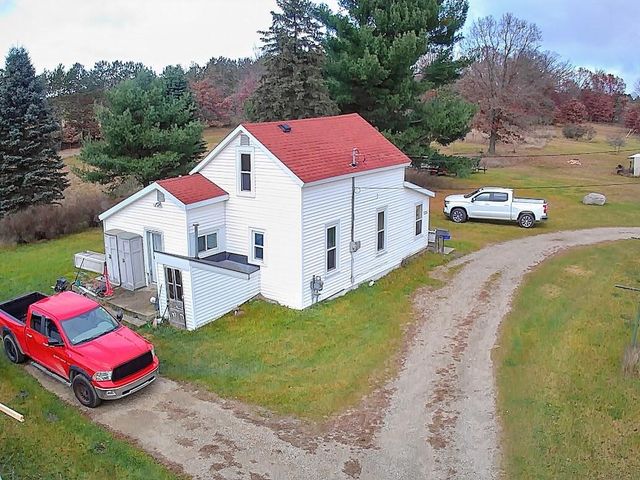 524 S Cherry Street, Evart, MI 49631