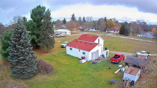 524 S Cherry Street, Evart, MI 49631