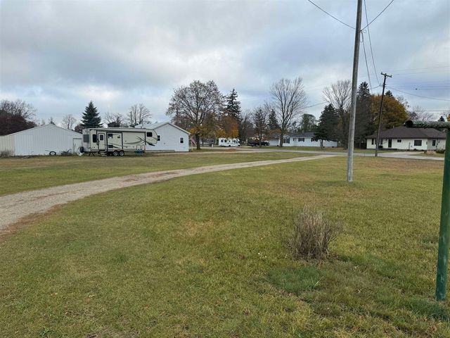 524 S Cherry Street, Evart, MI 49631