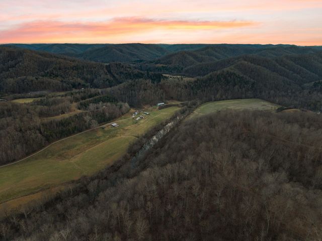 684 Martin Cemetary Road, Manchester, KY 40962