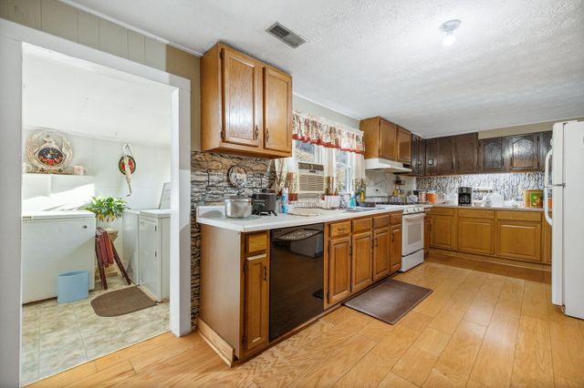 684 Martin Cemetary Road, Manchester, KY 40962