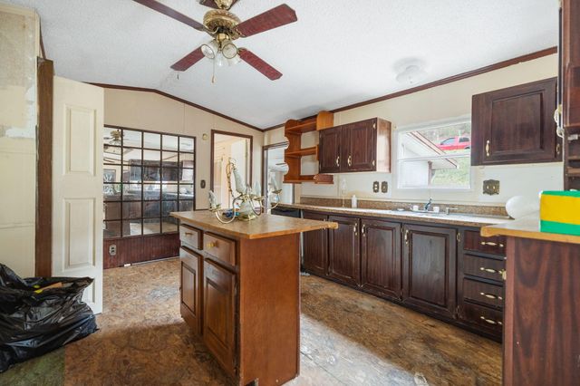 684 Martin Cemetary Road, Manchester, KY 40962