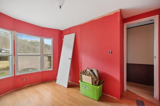 684 Martin Cemetary Road, Manchester, KY 40962