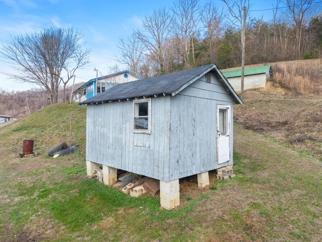 684 Martin Cemetary Road, Manchester, KY 40962