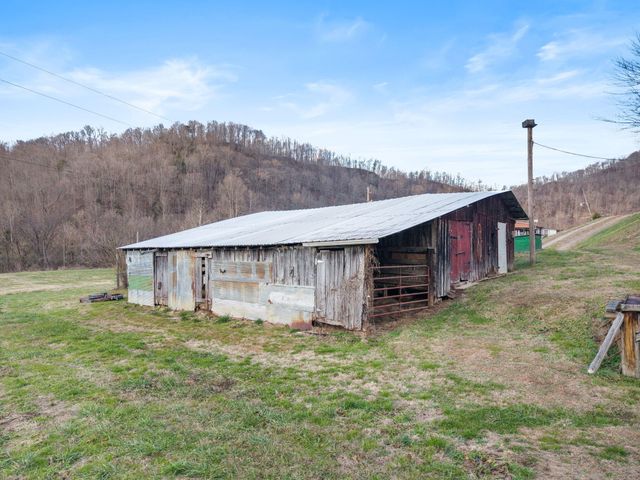 684 Martin Cemetary Road, Manchester, KY 40962