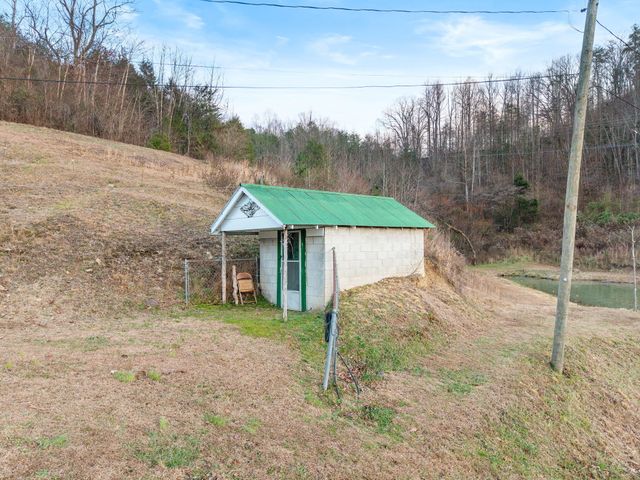 684 Martin Cemetary Road, Manchester, KY 40962