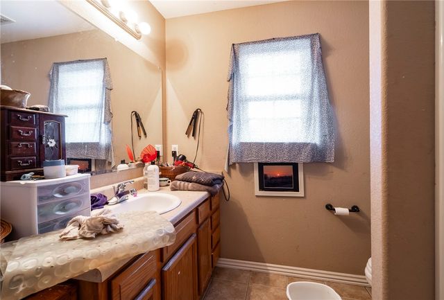 610 Avalon Drive, Gentry, AR 72734