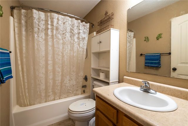 610 Avalon Drive, Gentry, AR 72734