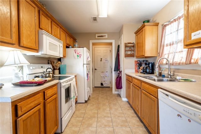 610 Avalon Drive, Gentry, AR 72734