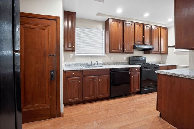 1430 Dickson St, Brighton Heights, PA 15212