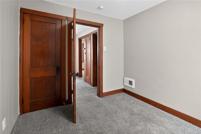 1430 Dickson St, Brighton Heights, PA 15212