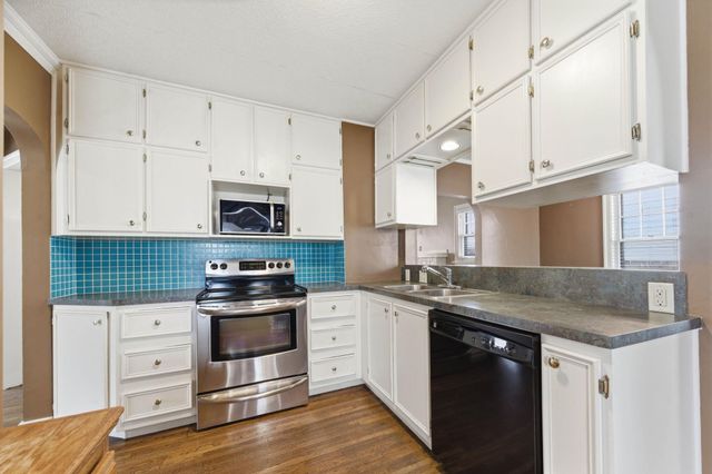 636 N Pershing Ave, Wichita, KS 67208