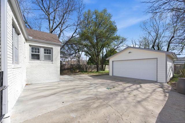 636 N Pershing Ave, Wichita, KS 67208