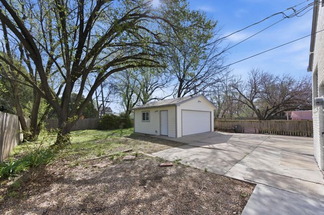 636 N Pershing Ave, Wichita, KS 67208