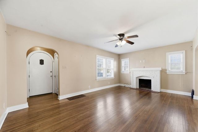 636 N Pershing Ave, Wichita, KS 67208