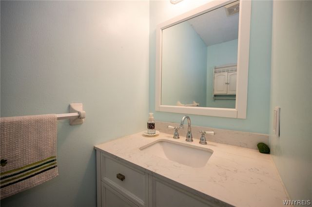 4746 Bay View Road, Hamburg, NY 14075