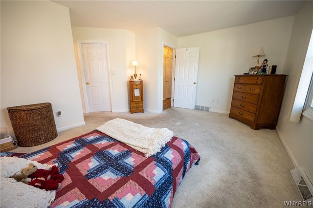 4746 Bay View Road, Hamburg, NY 14075