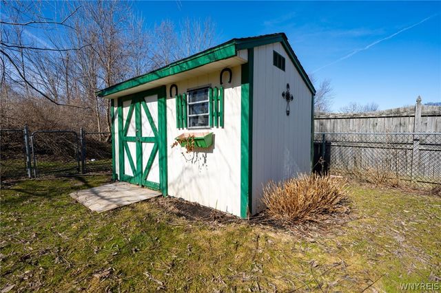 4746 Bay View Road, Hamburg, NY 14075